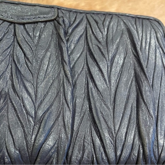 Coach Zip Around Accordion Wallet Navy Gathered Leather Design EUC! Rare - Picture 5 of 5
